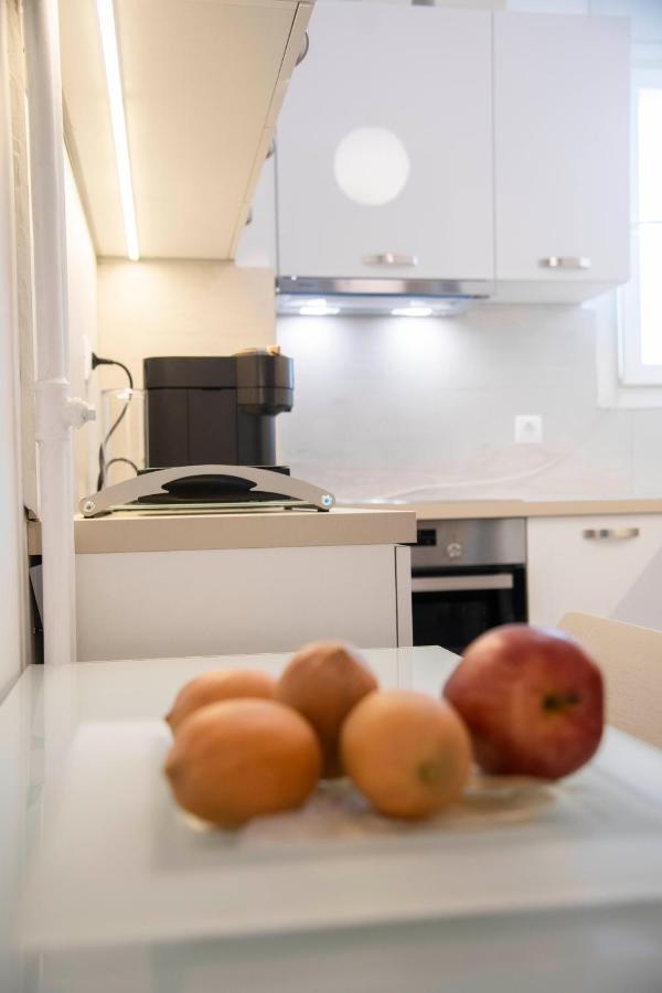 Konstantinos Stylish Brand New Apt In The Heart Of Athens Exterior photo